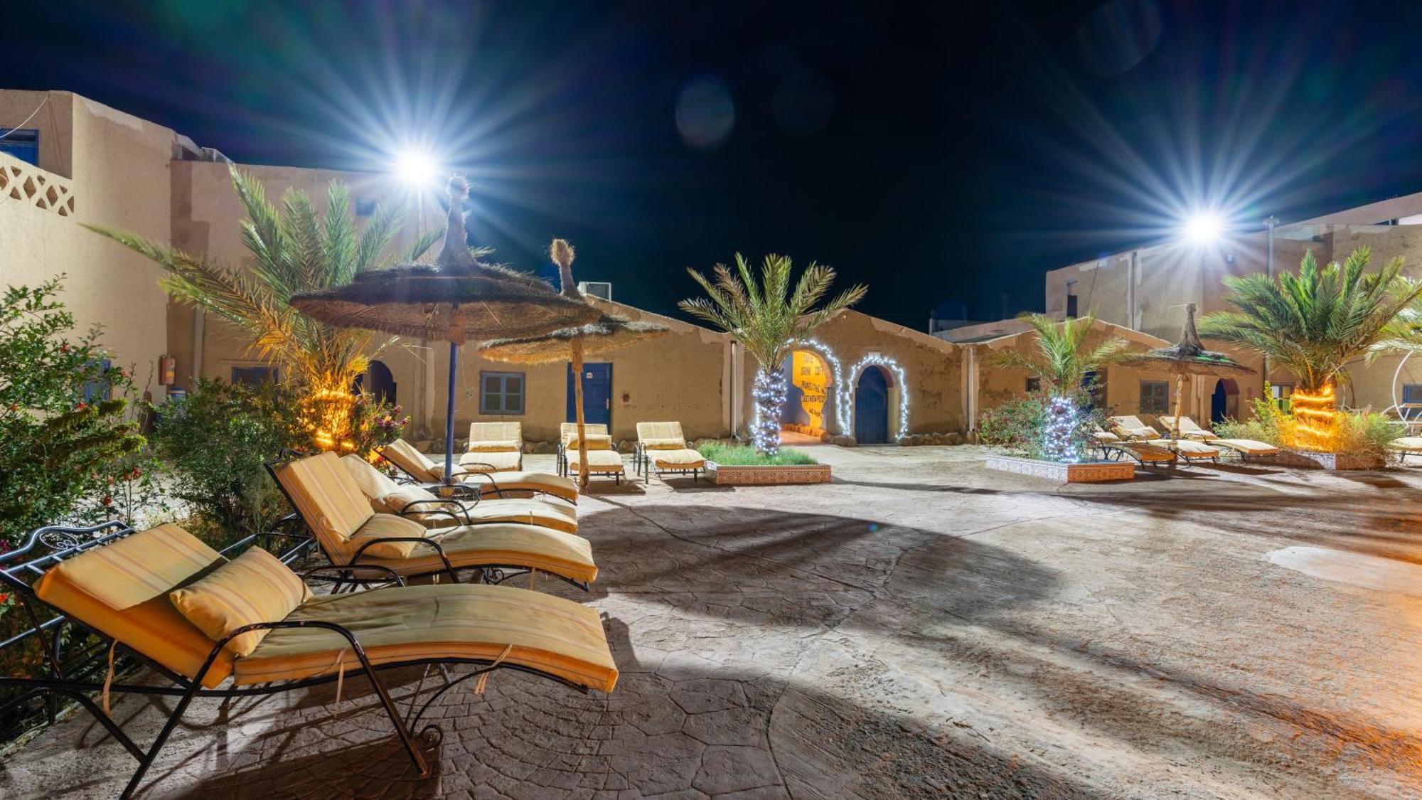 Kasbah Merzouga Bagian luar foto