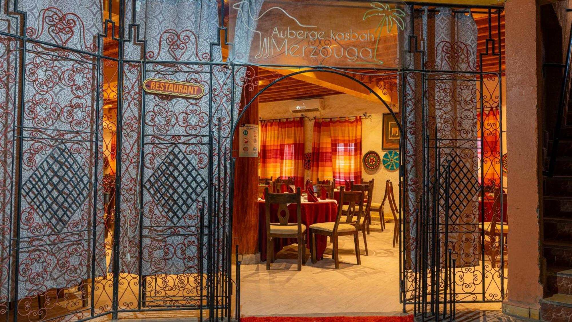 Kasbah Merzouga Bagian luar foto